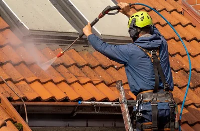 Démoussage et hydrofuge de toiture à Prayols